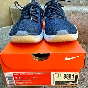 Nike Air Zoom Fearless FK 2 Metallic Women’s Size 7.5 Excellent Condition